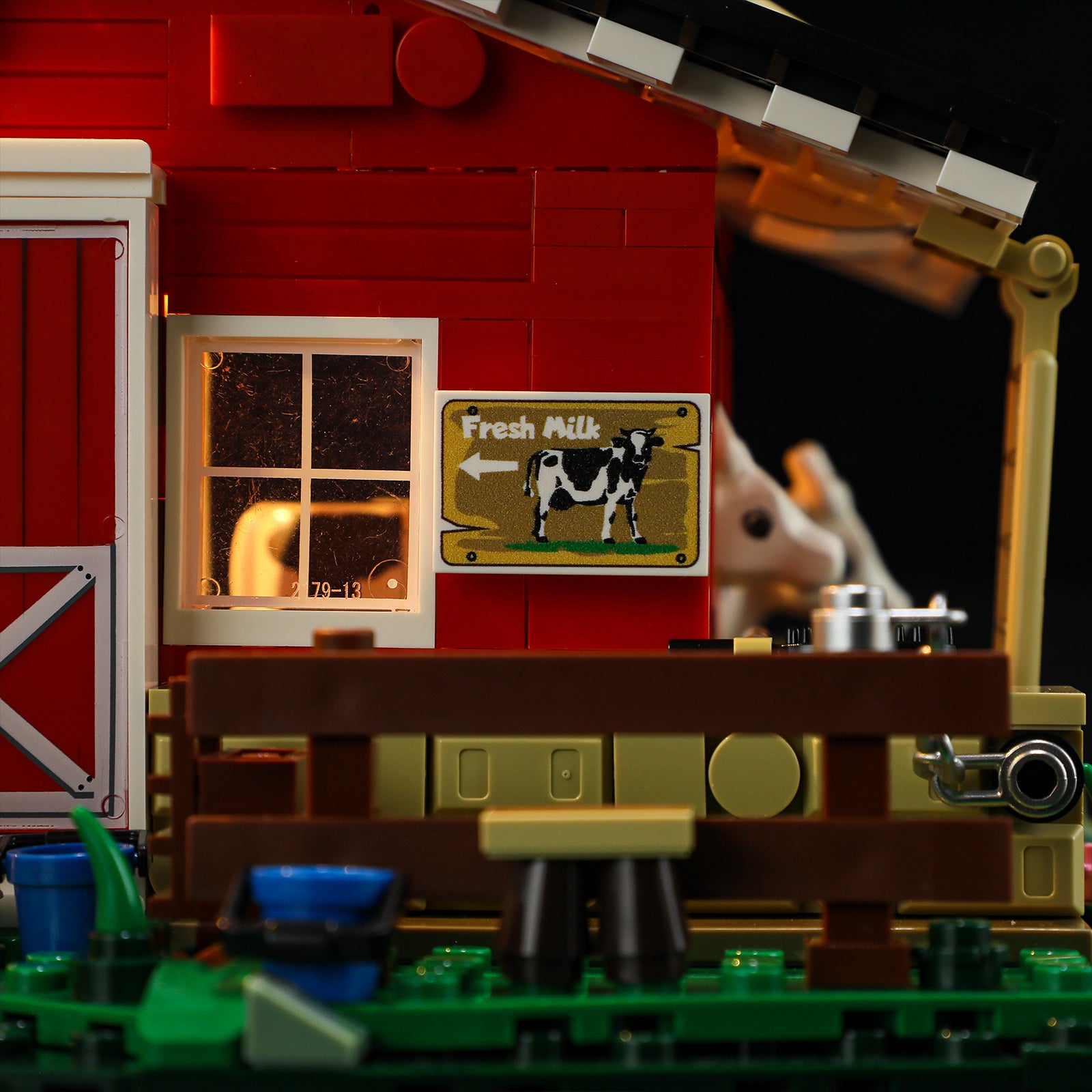 Cow Barn 1368PCS